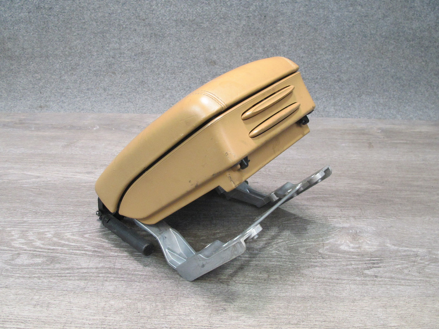 2003-2010 Porsche Cayenne 955 Center Console Leather Armrest w Shocks Sand Beige