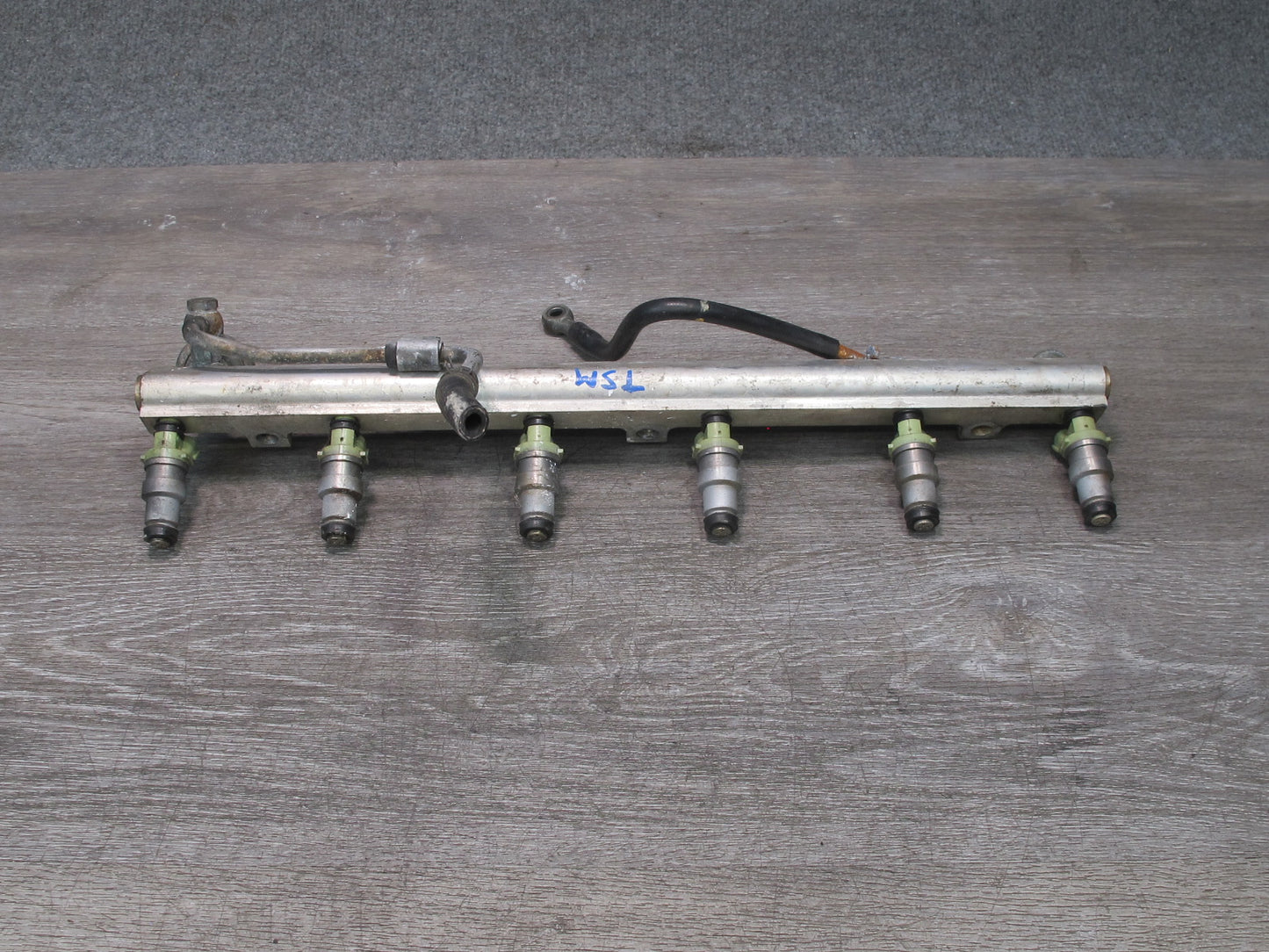 88-89 Toyota Supra MK3 7MGE NA Fuel Rail w Injectors & Pressure Regulator OEM