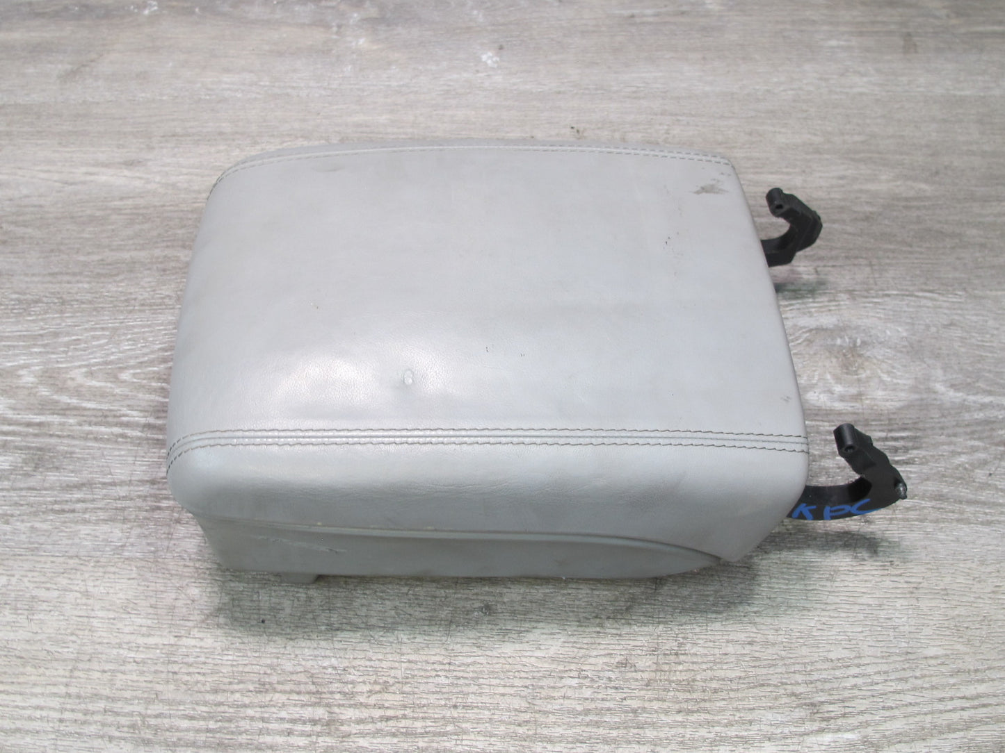 2003-2010 Porsche Cayenne 955 Center Console Leather Armrest Lid