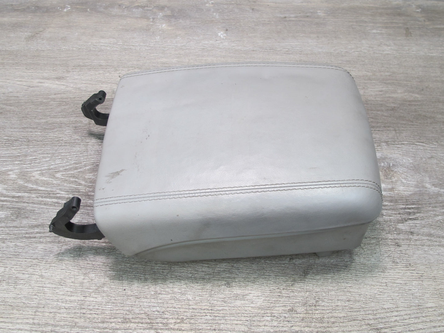 2003-2010 Porsche Cayenne 955 Center Console Leather Armrest Lid