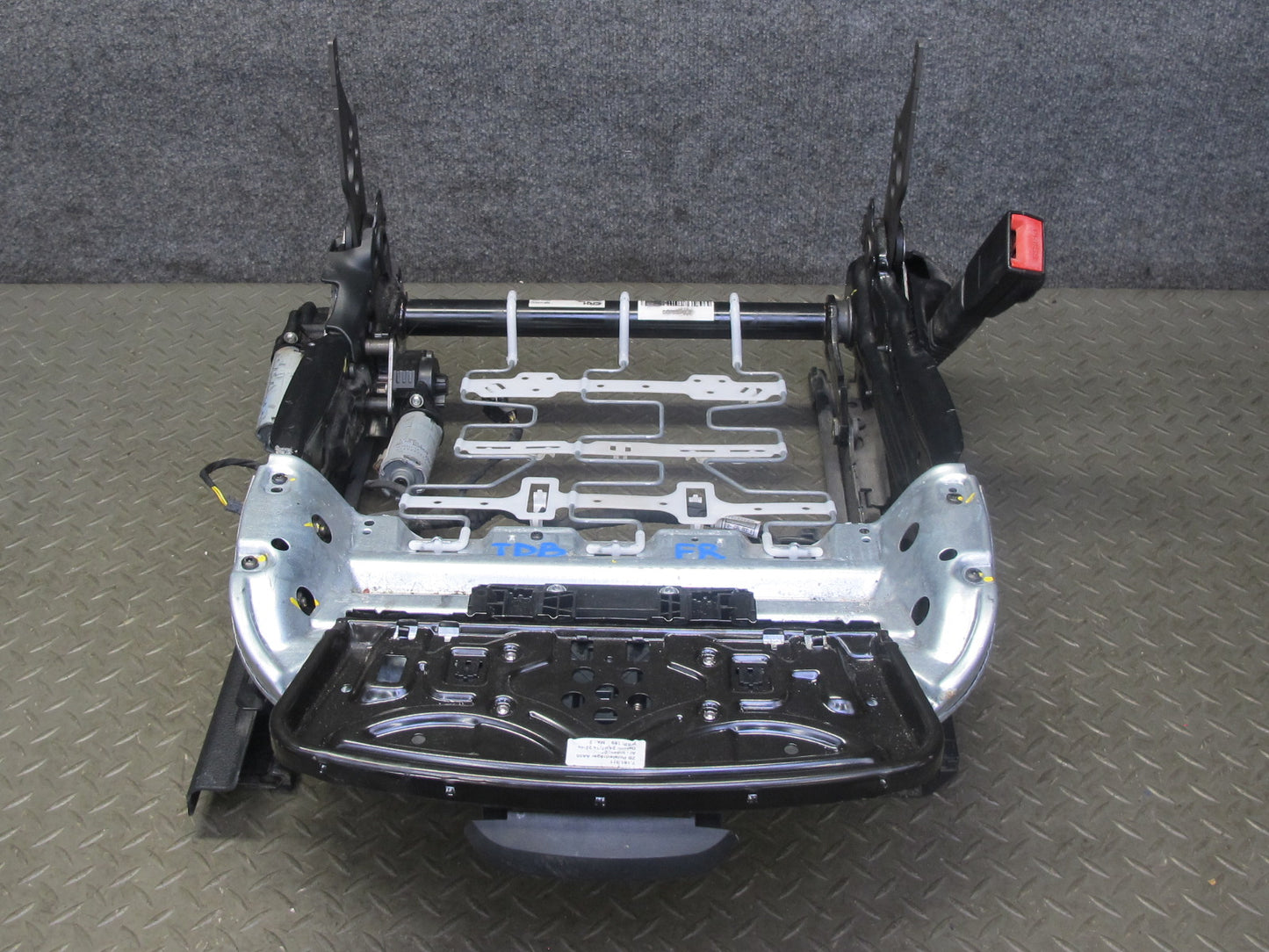 12-16 BMW F30 F31 335ix 3-SERIES Front Right Seat Lower Frame Rail Track OEM