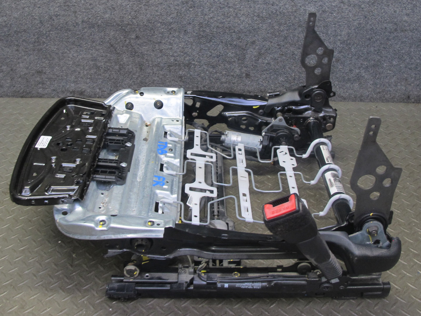 12-16 BMW F30 F31 335ix 3-SERIES Front Right Seat Lower Frame Rail Track OEM