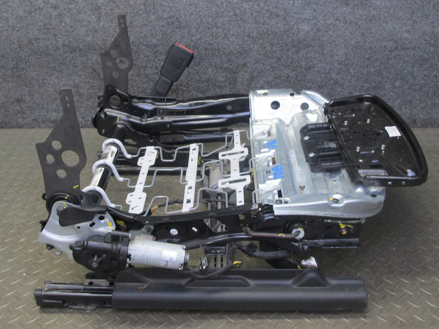 12-16 BMW F30 F31 335ix 3-SERIES Front Right Seat Lower Frame Rail Track OEM