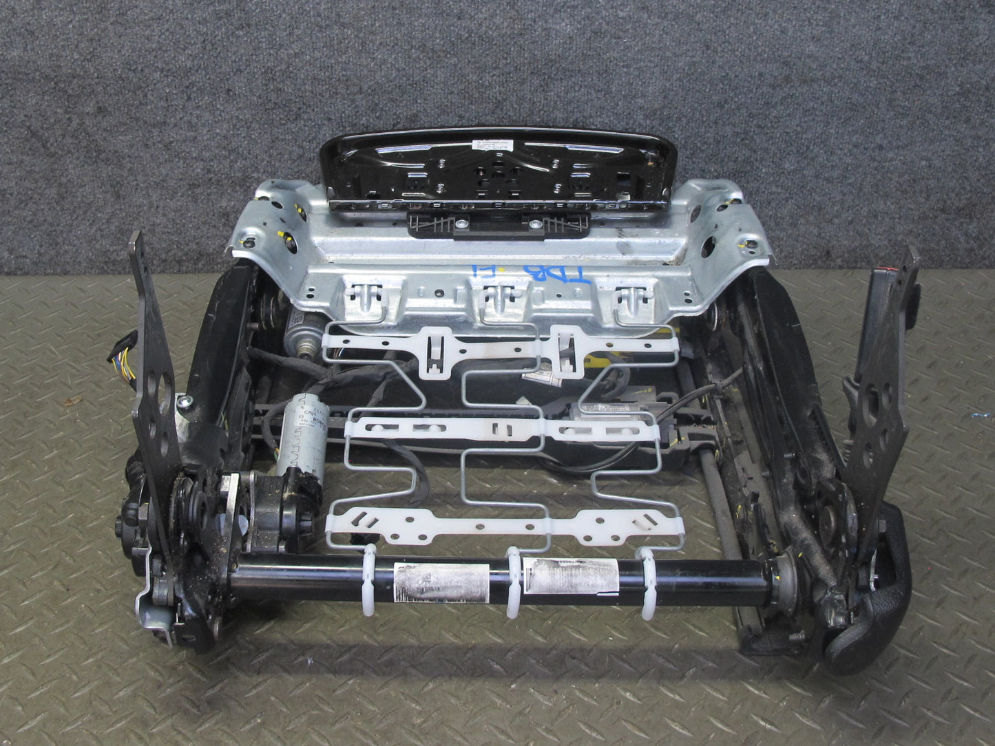 12-16 BMW F30 F31 335ix 3-SERIES Front Left Seat Lower Frame Rail Track OEM