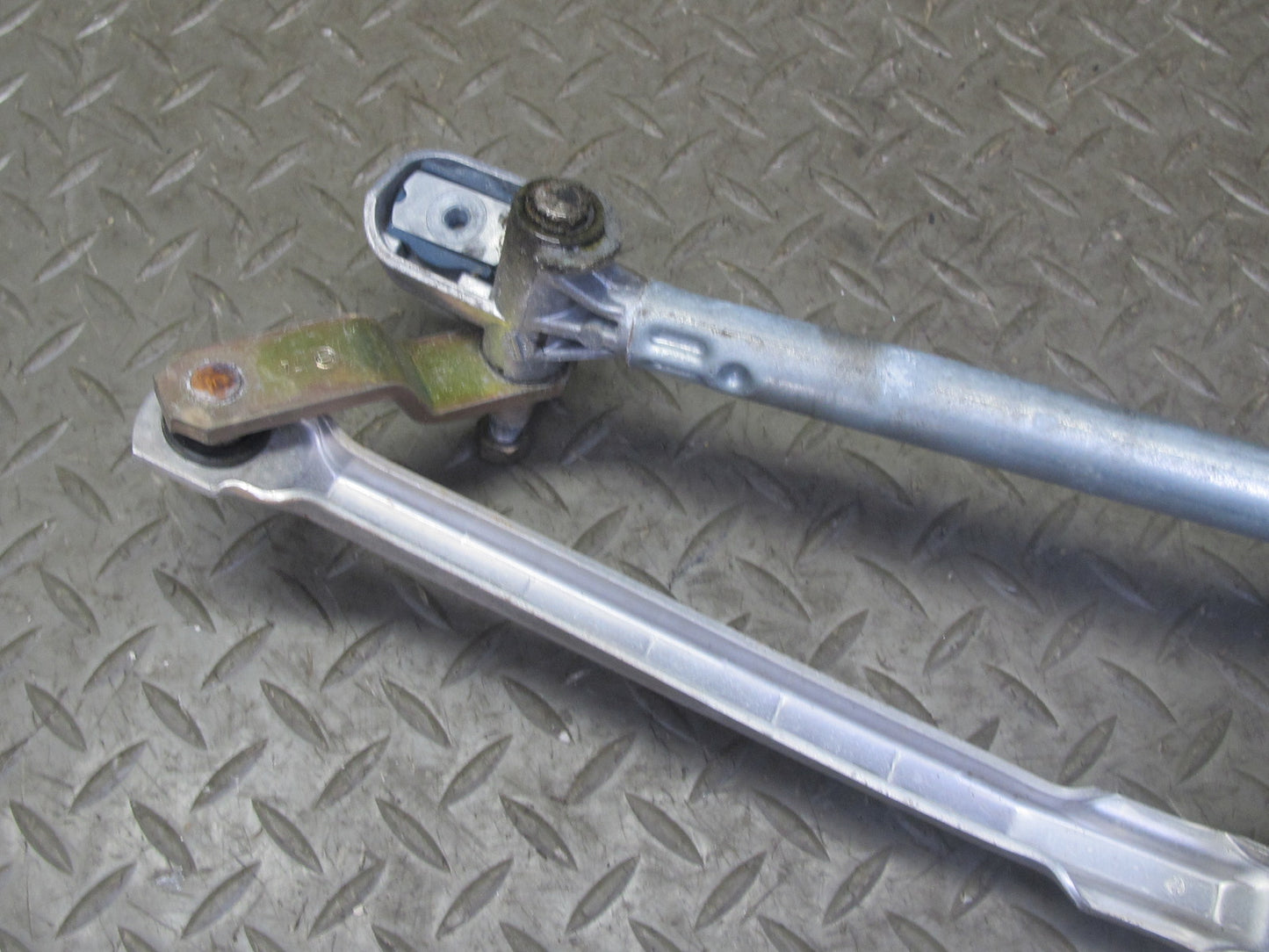 1999-2005 Porsche 911 Carrera 996 Windshield Wiper Linkage Transmission W/ Motor