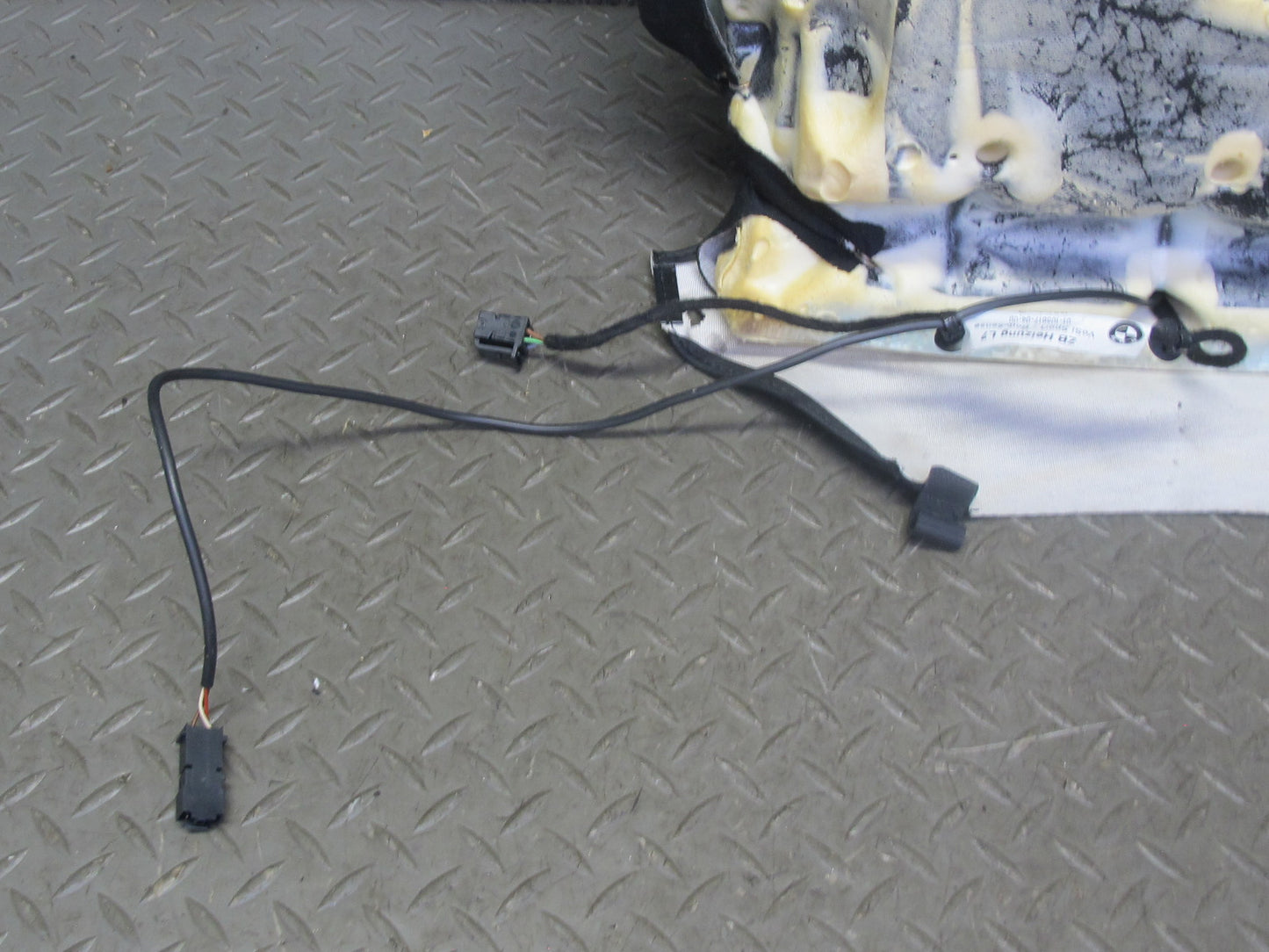 12-18 BMW F30 F34 335ix Front Right Sport Seat Lower Leather Cushion Black OEM