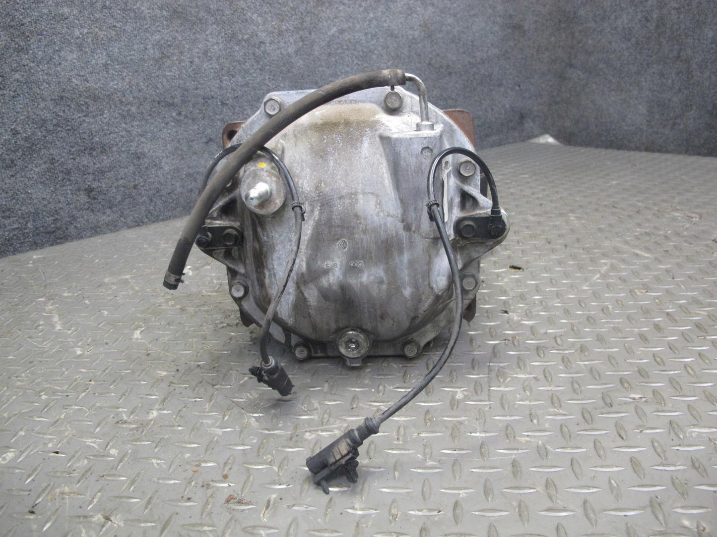 2010 Nissan Z34 370Z A/T LSD Rear Differential Carrier 3.36 Ratio 116K OEM