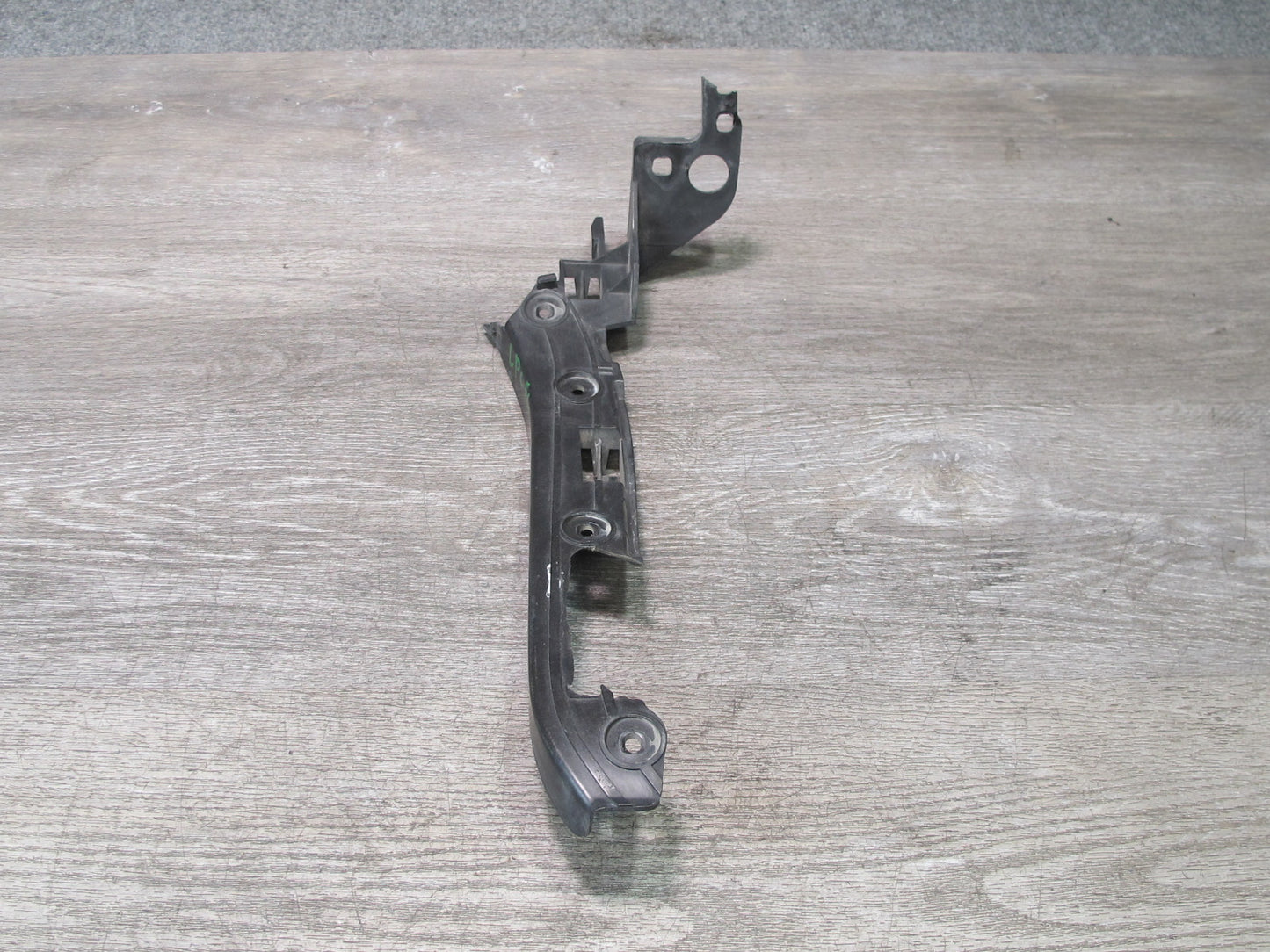 2008-2010 Porsche Cayenne 957 Front Bumper Mount Bracket Support Set of 2