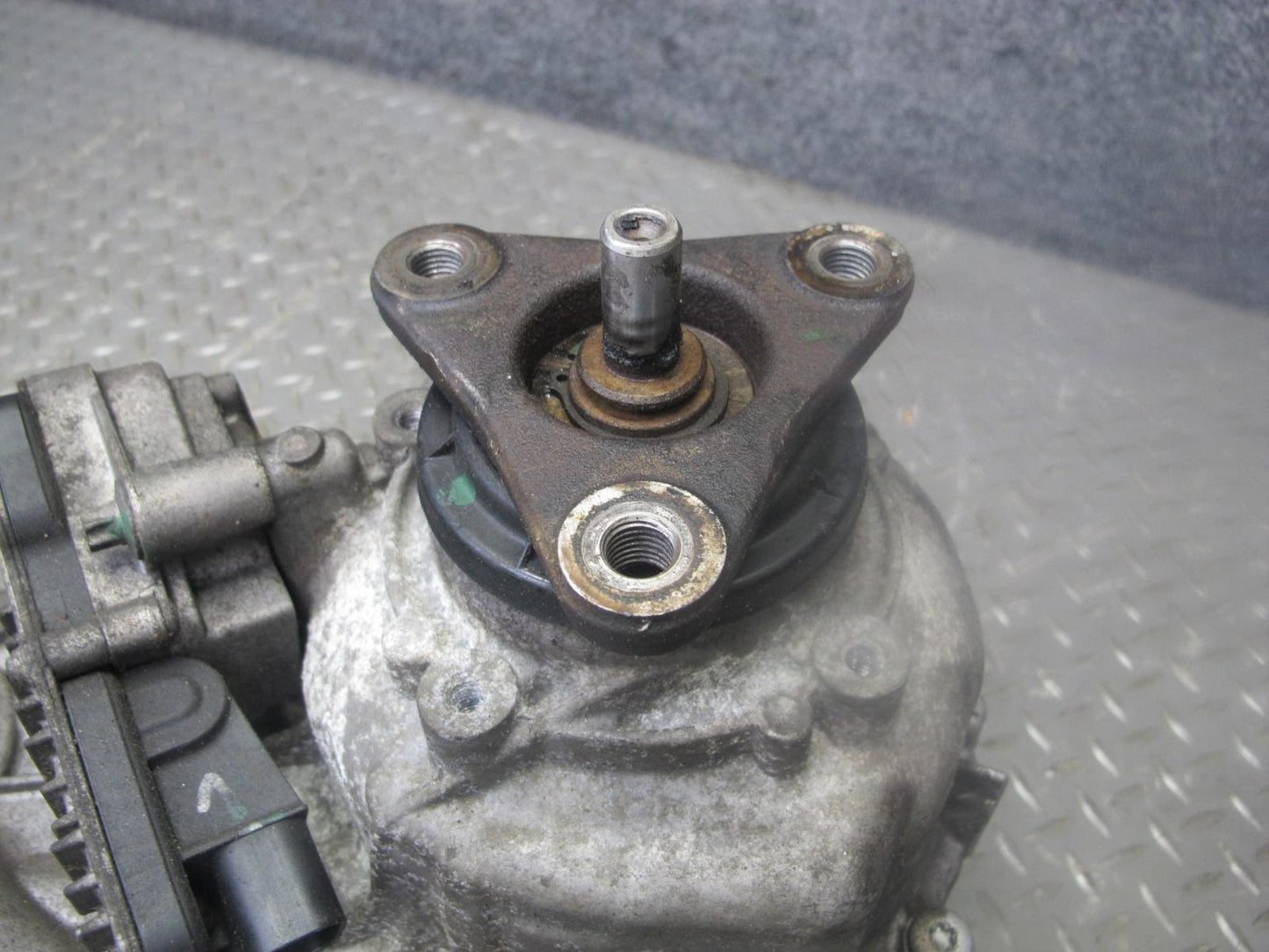 2014-2018 BMW F15 X5 AWD ATC45L Transfer Case w Motor
