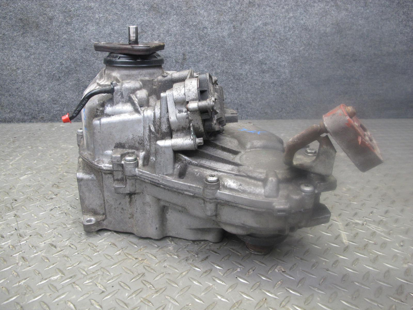 2014-2018 BMW F15 X5 AWD ATC45L Transfer Case w Motor
