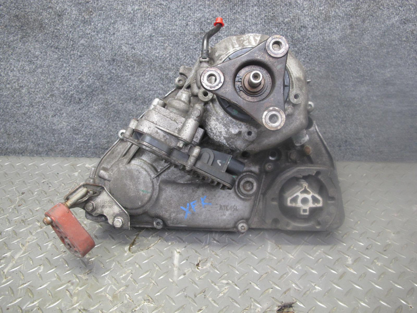 2014-2018 BMW F15 X5 AWD ATC45L Transfer Case w Motor