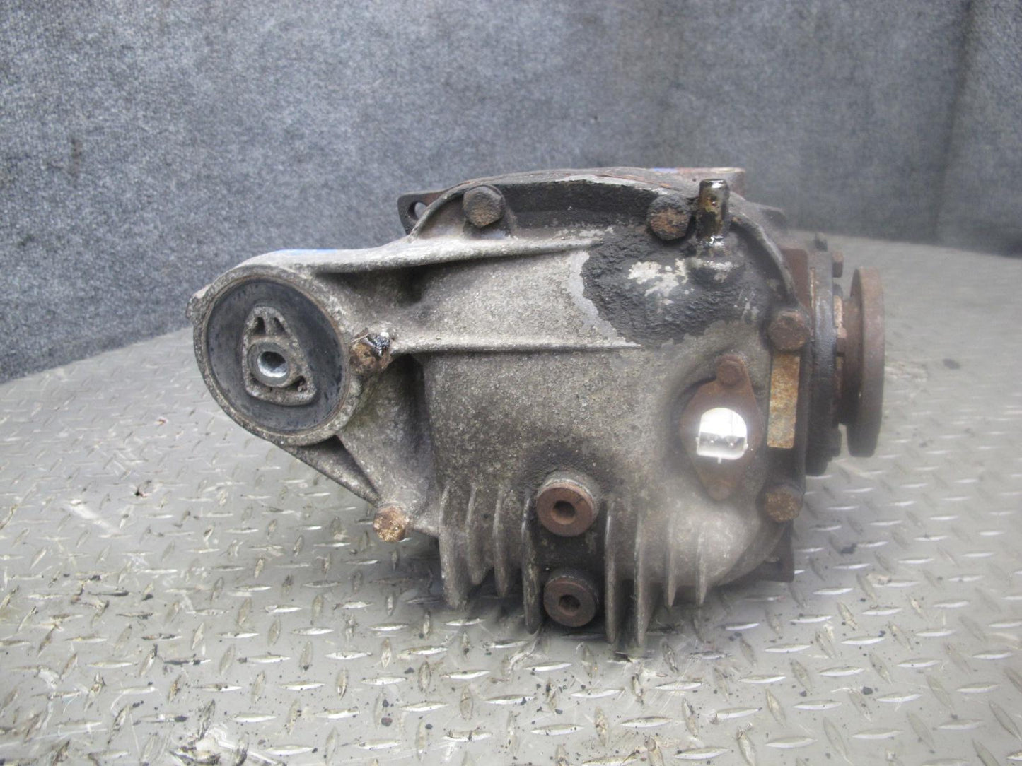 87-88 BMW E30 325i A/T Rear Differential Carrier LSD 3.73 Ratio 145K Miles OEM