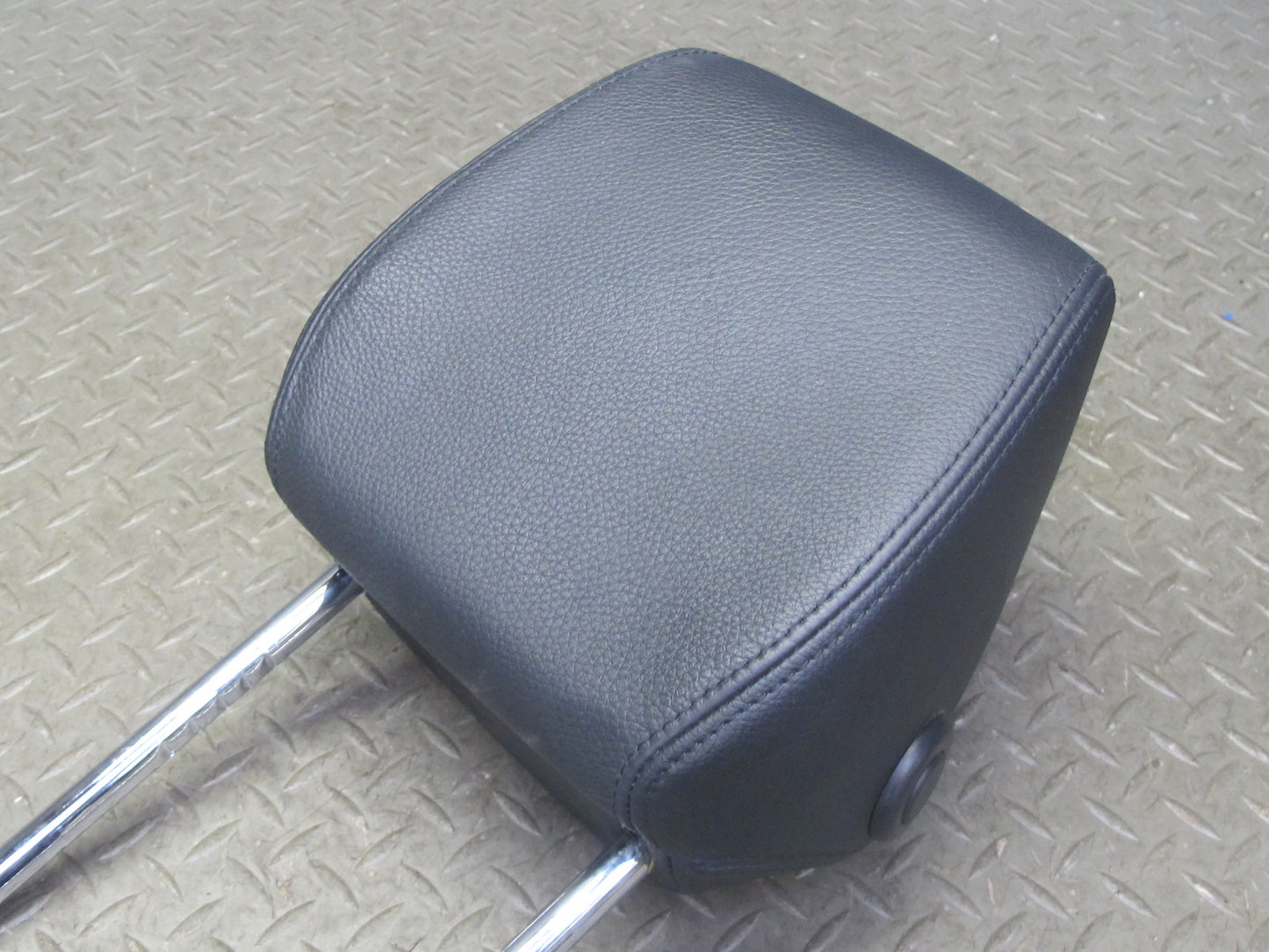 12-18 BMW F30 F31 F34 Front Left or Right Seat Leather Headrest Black OEM