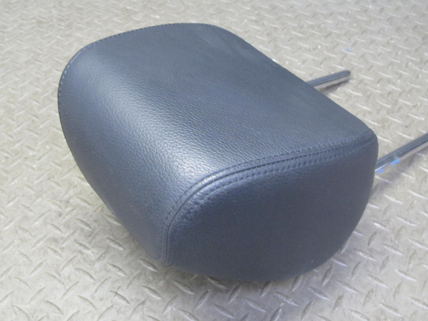 12-18 BMW F30 F31 F34 Front Left or Right Seat Leather Headrest Black OEM