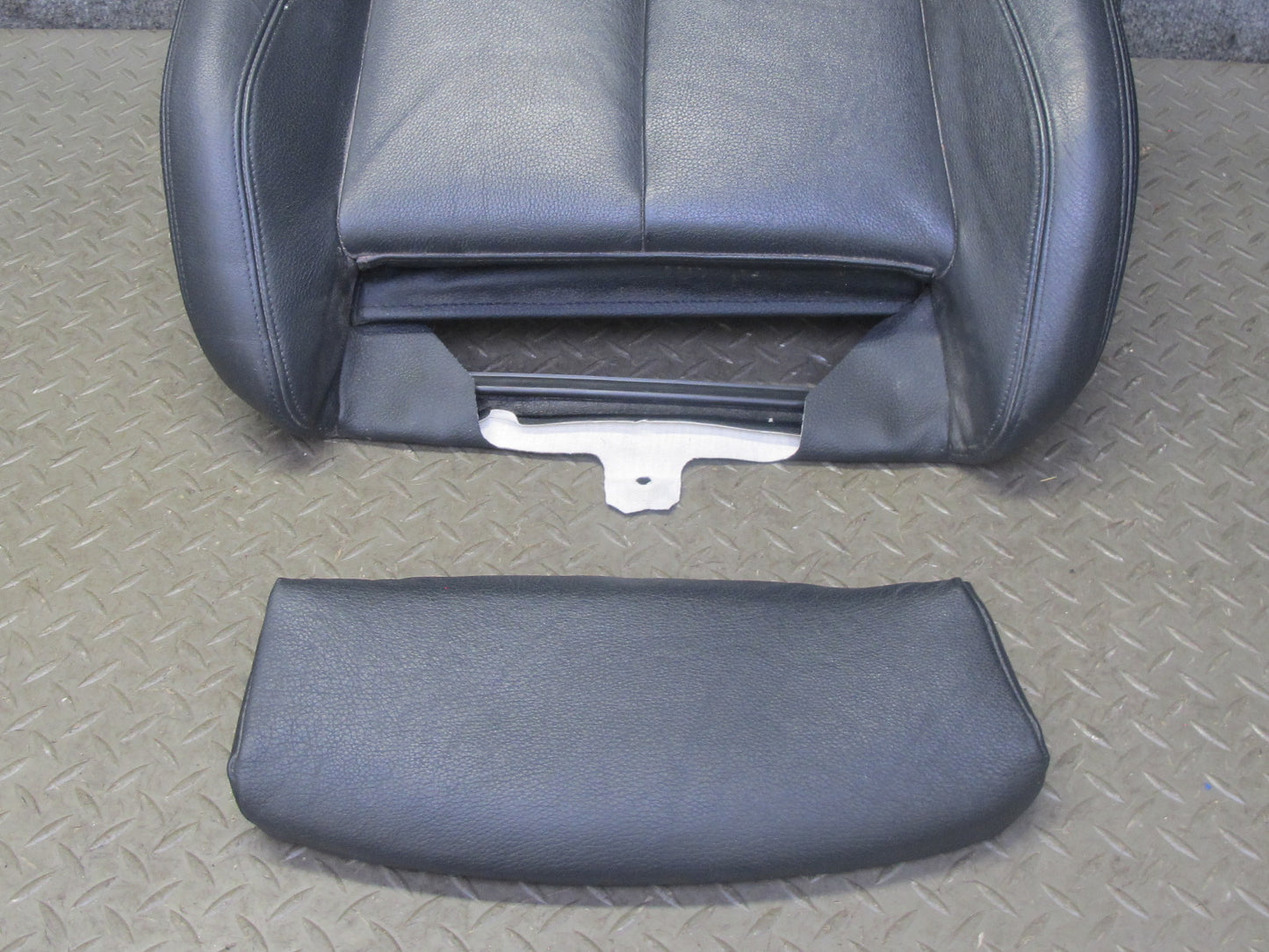 12-18 BMW F30 F31 F34 335i Front Left Sport Seat Lower Leather Cushion Black OEM