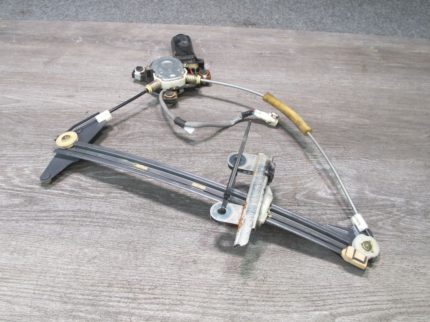 95-00 Lexus UZZ30L SC300 SC400 Right Passenger Door Window Regulator w Motor OEM