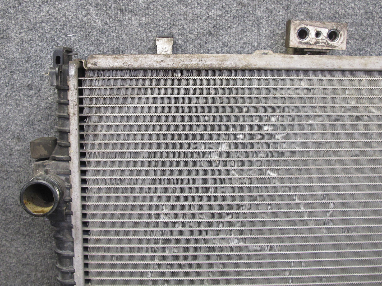 97-98 BMW E36/7 Z3 M52 Engine Cooling Radiator w A/T Transmission Oil Cooler OEM