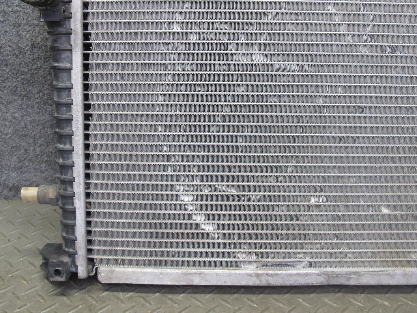 97-98 BMW E36/7 Z3 M52 Engine Cooling Radiator w A/T Transmission Oil Cooler OEM