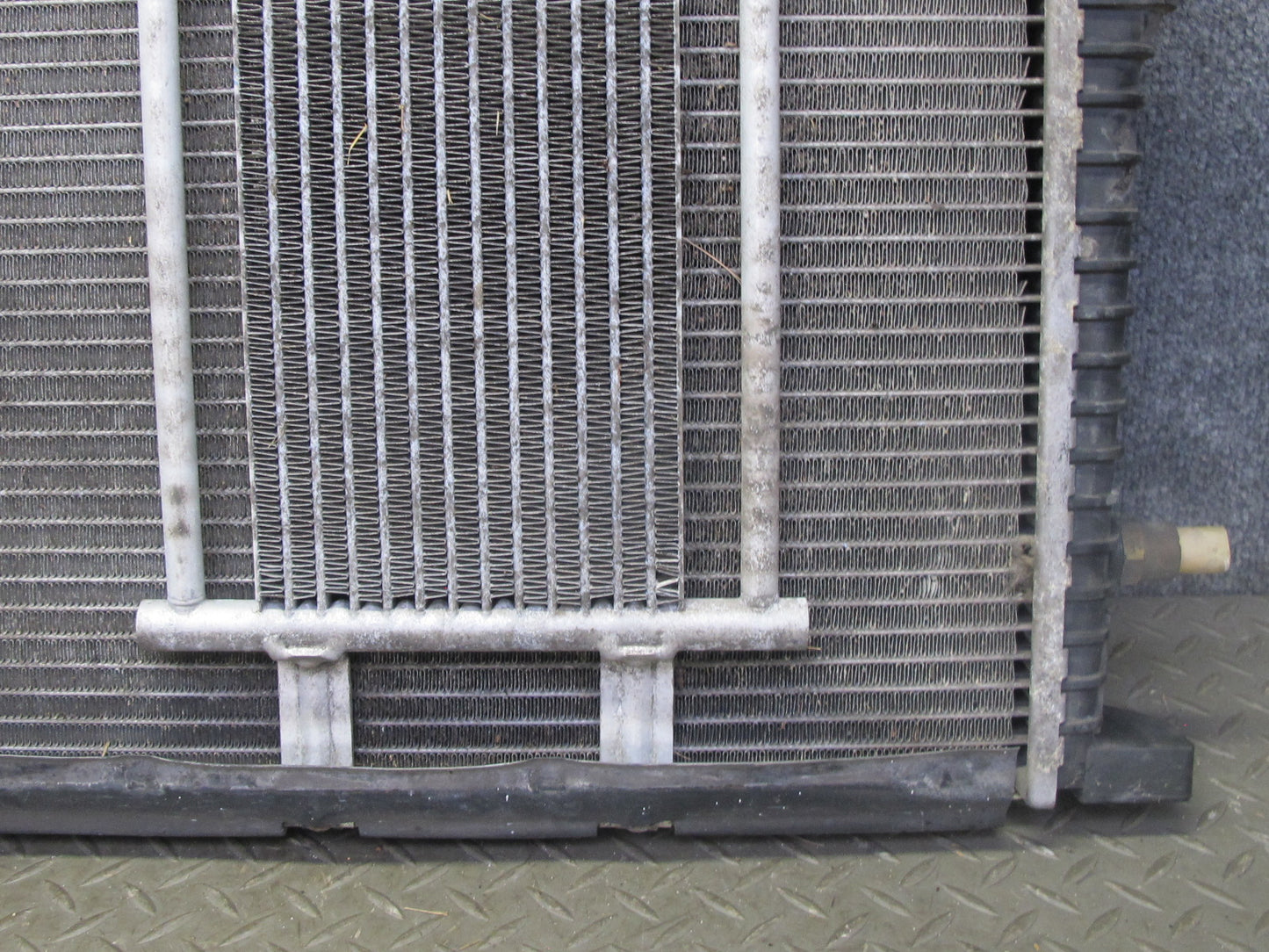97-98 BMW E36/7 Z3 M52 Engine Cooling Radiator w A/T Transmission Oil Cooler OEM