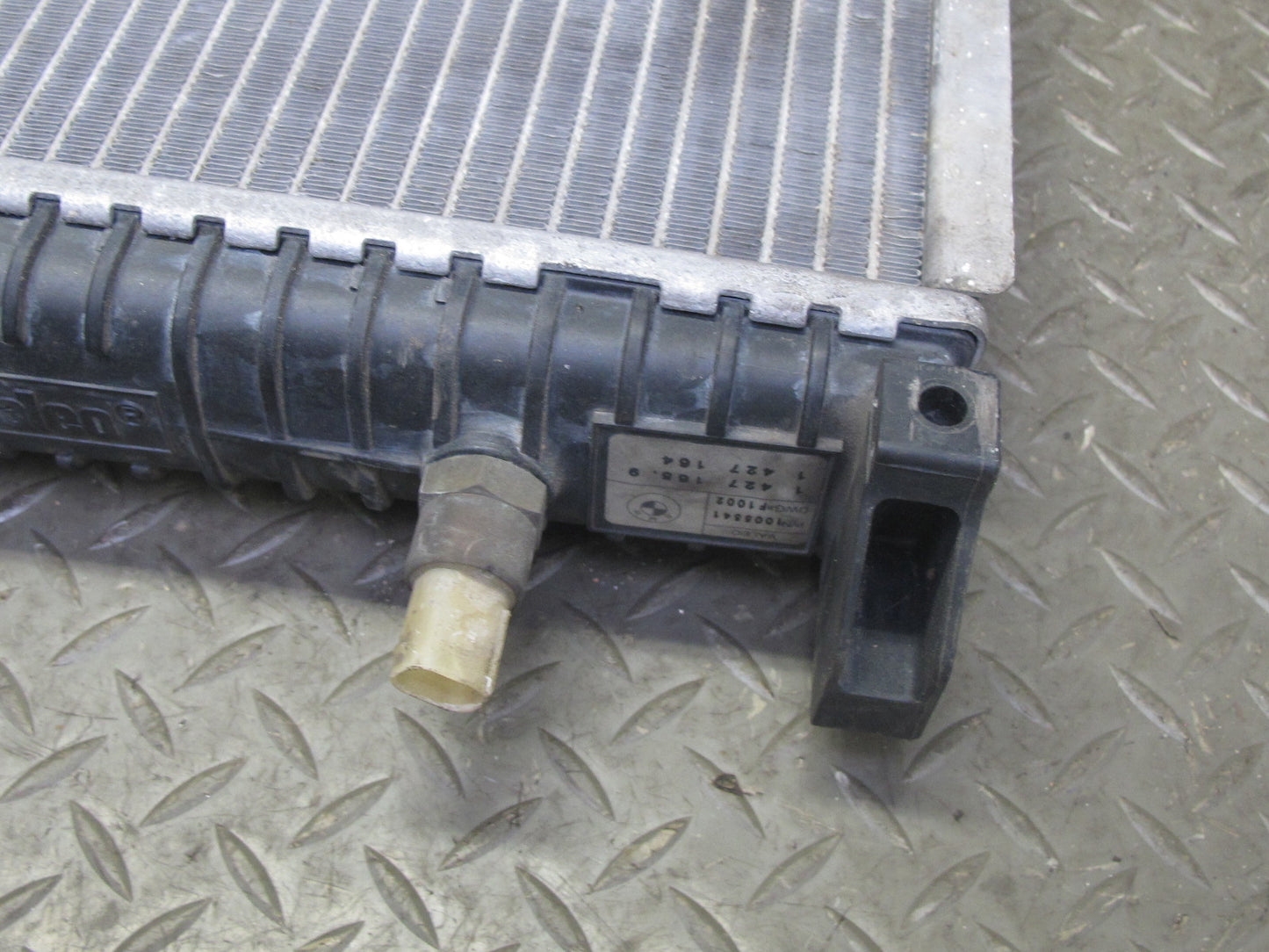 97-98 BMW E36/7 Z3 M52 Engine Cooling Radiator w A/T Transmission Oil Cooler OEM