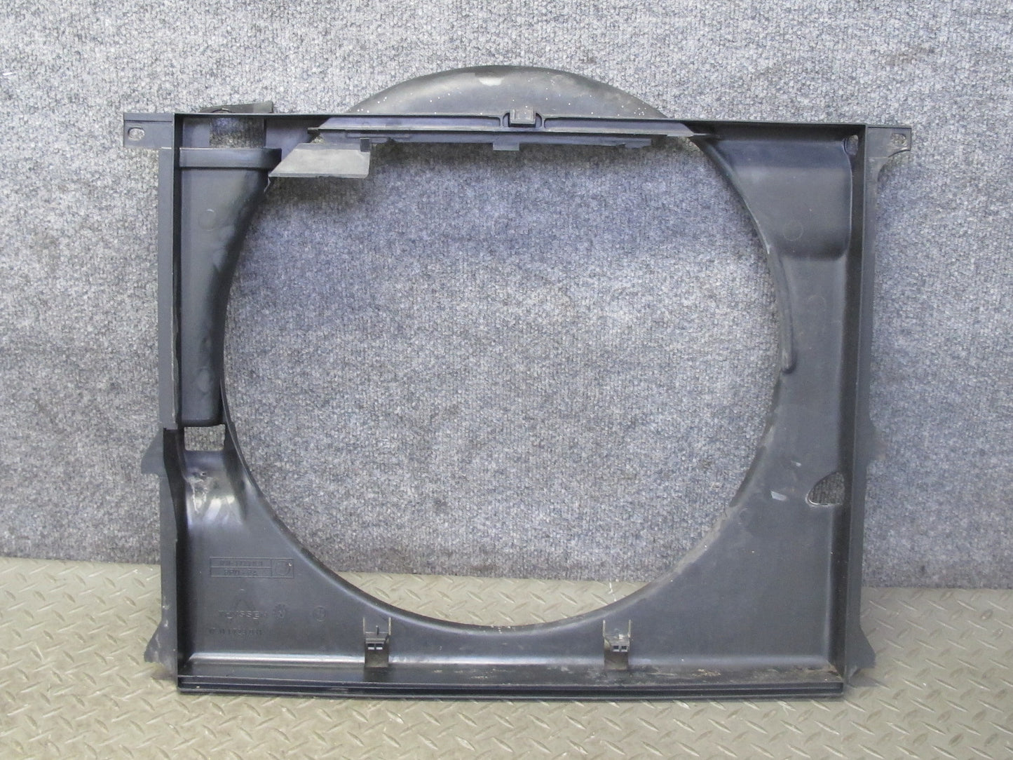 97-00 BMW E36/7 Z3 2.8L M52 Engine Radiator Cooling Fan Shroud OEM