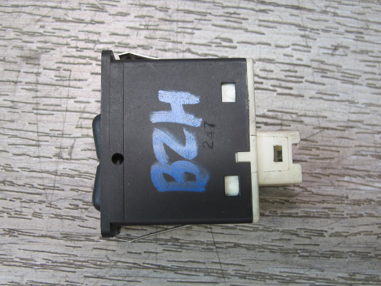 96-02 BMW E36/7 Z3 Convertible Folding TOP Roof Control Switch 8377606 OEM