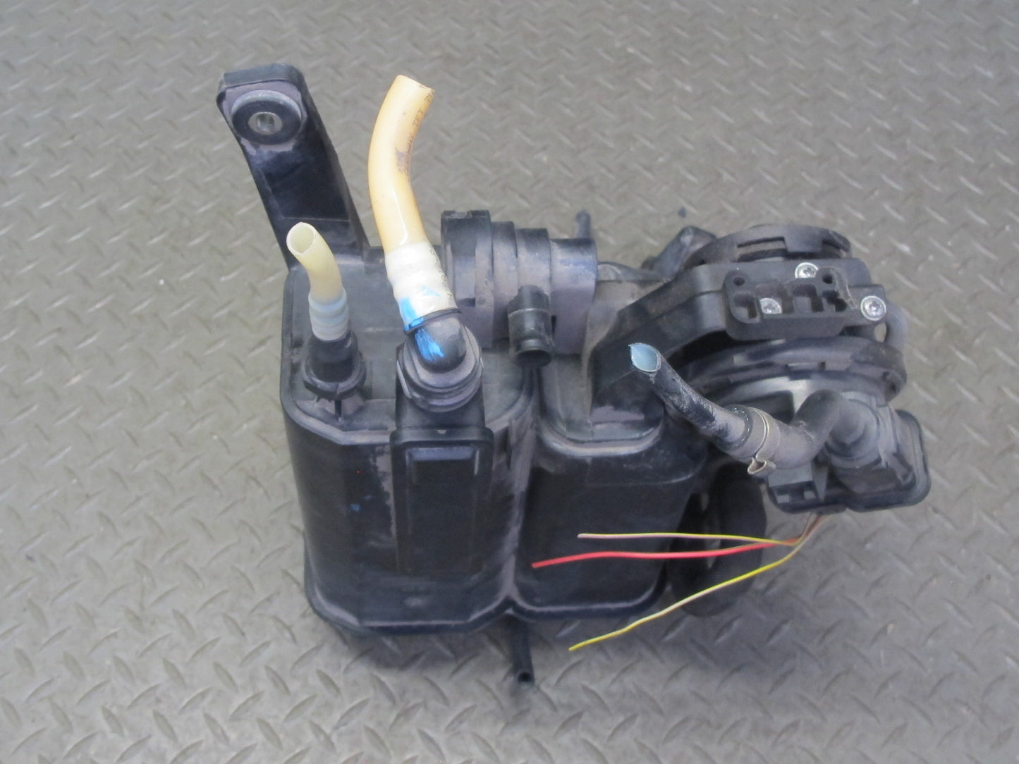 2008-2010 Porsche Cayenne 957 Fuel Emission Vapor Evaporator Charcoal Canister