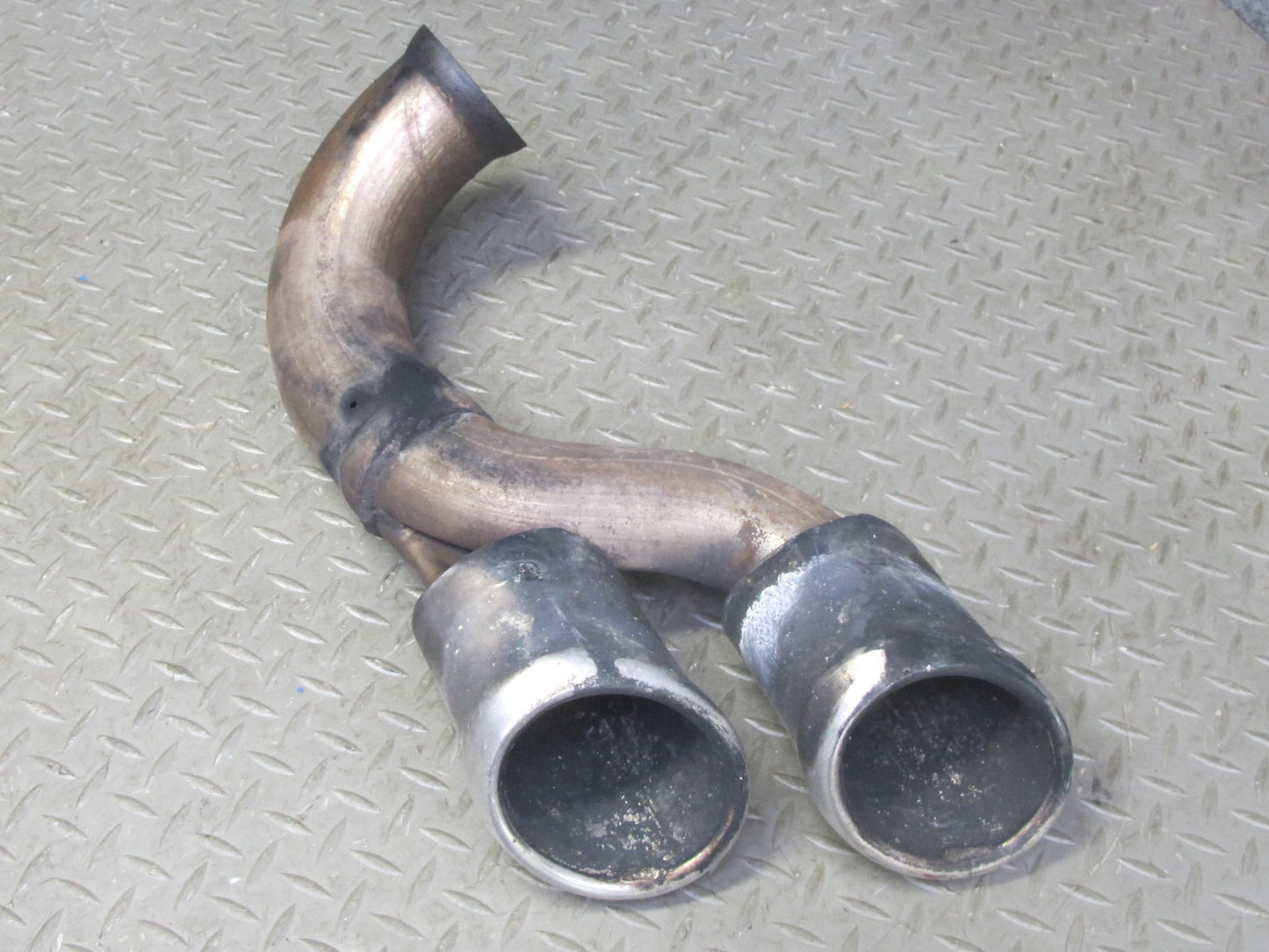 2008-2010 Porsche Cayenne 957 Turbo Rear Left & Right Exhaust Muffler Tip Set