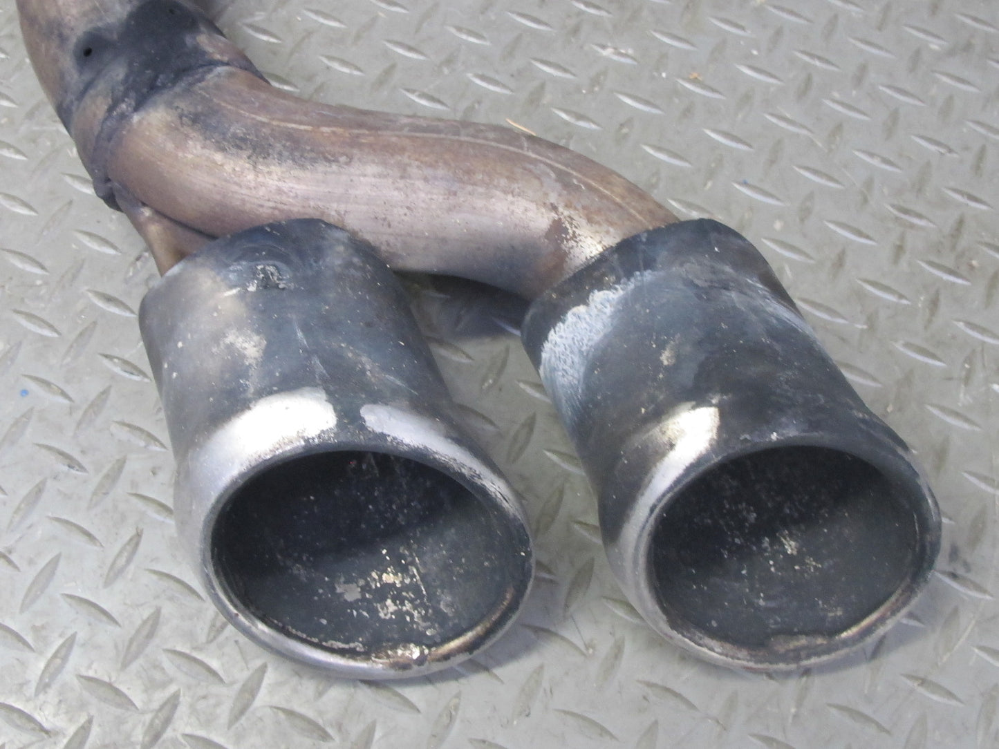 2008-2010 Porsche Cayenne 957 Turbo Rear Left & Right Exhaust Muffler Tip Set