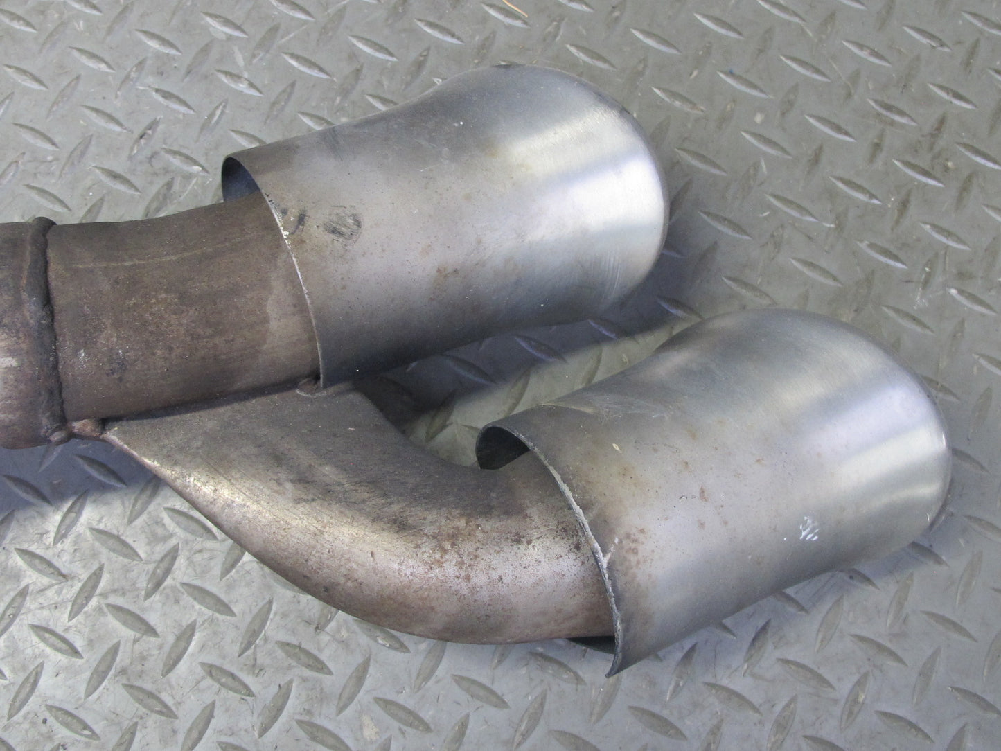 2008-2010 Porsche Cayenne 957 Turbo Rear Left & Right Exhaust Muffler Tip Set
