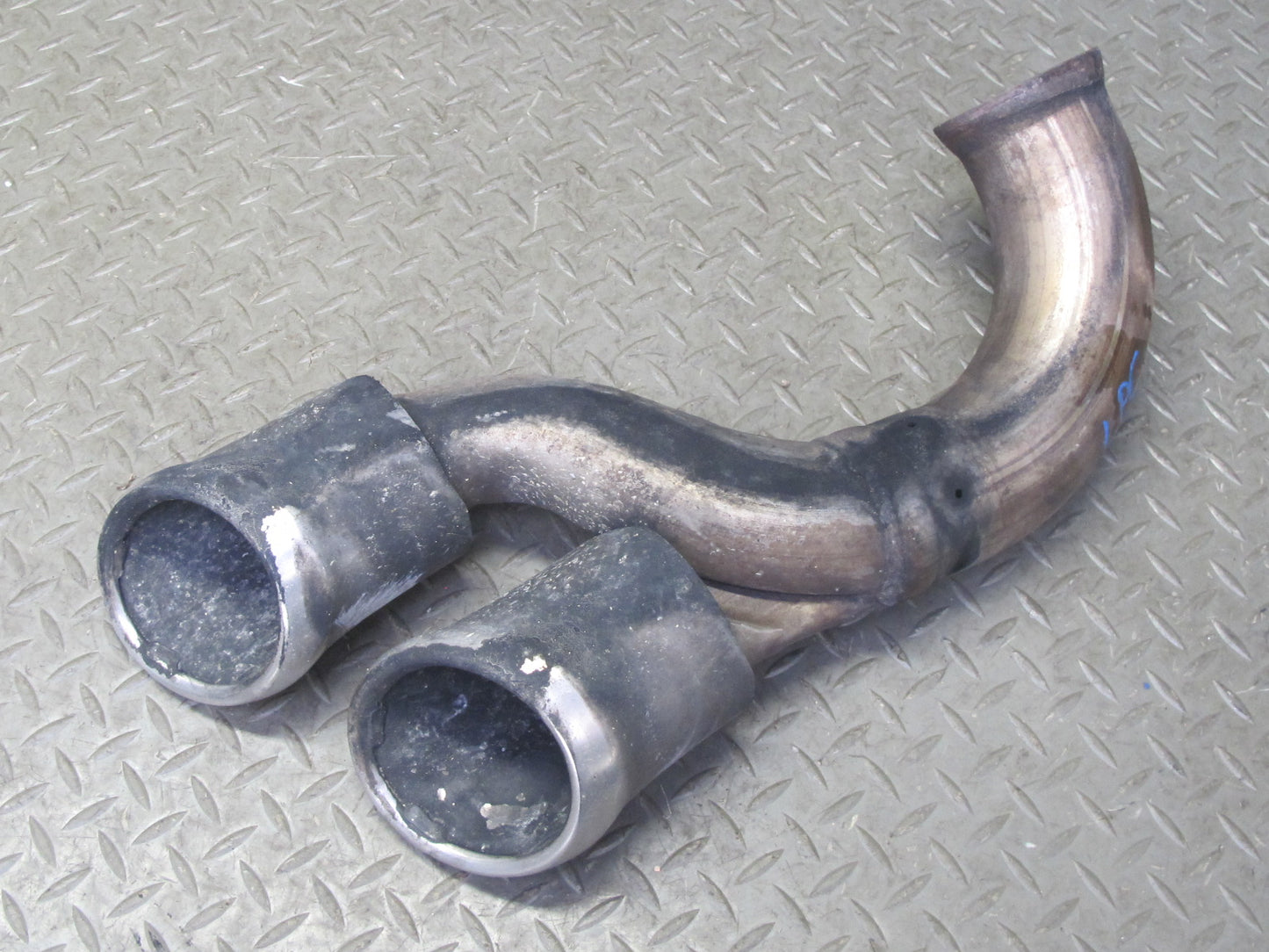 2008-2010 Porsche Cayenne 957 Turbo Rear Left & Right Exhaust Muffler Tip Set