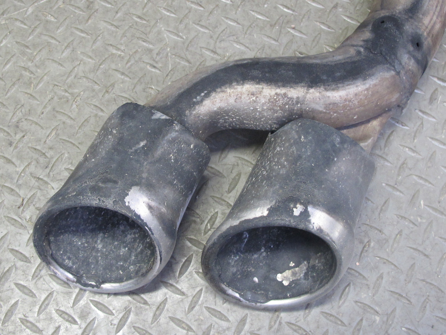 2008-2010 Porsche Cayenne 957 Turbo Rear Left & Right Exhaust Muffler Tip Set