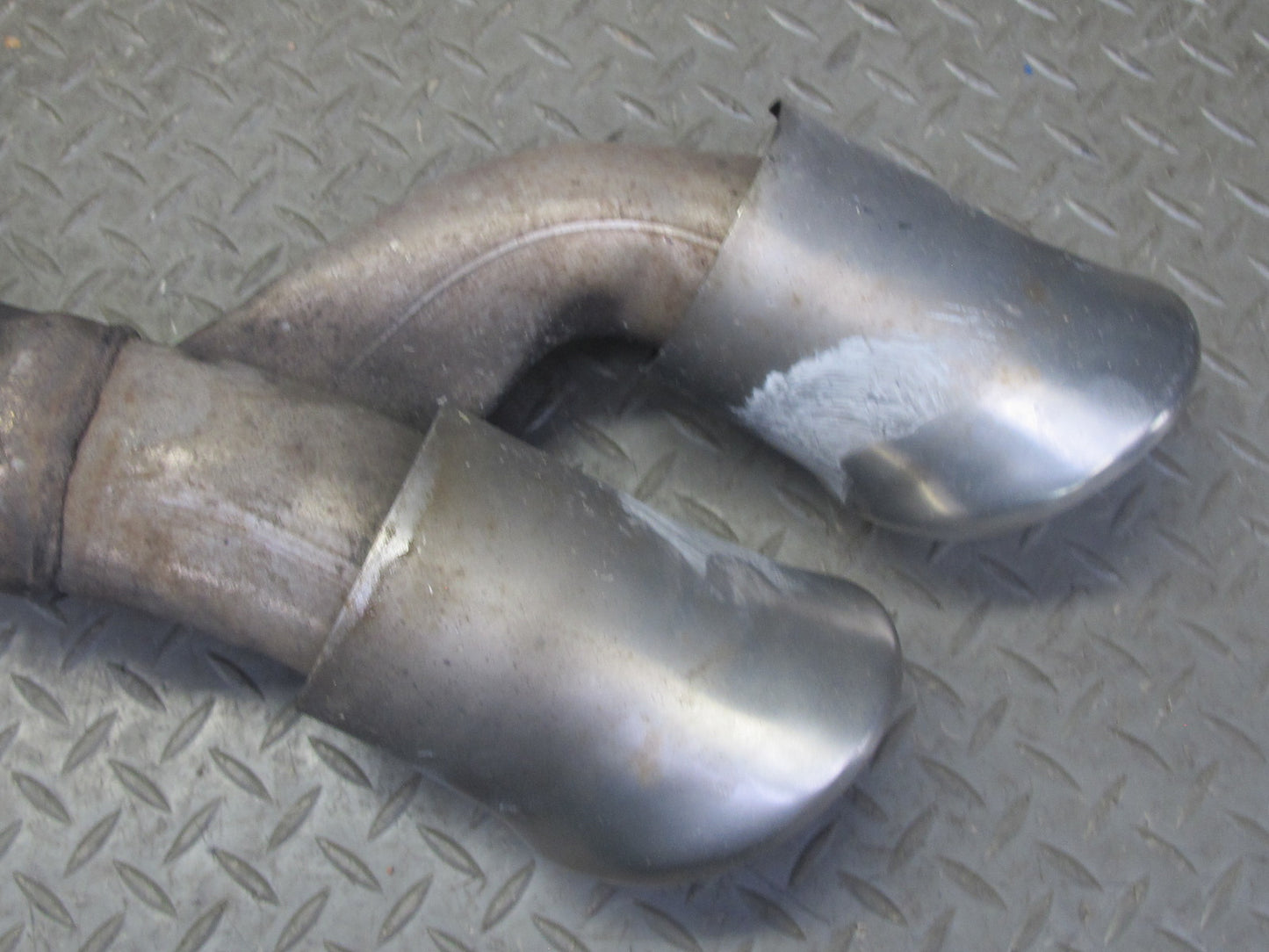 2008-2010 Porsche Cayenne 957 Turbo Rear Left & Right Exhaust Muffler Tip Set