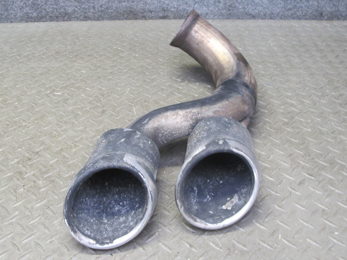 2008-2010 Porsche Cayenne 957 Turbo Rear Left & Right Exhaust Muffler Tip Set
