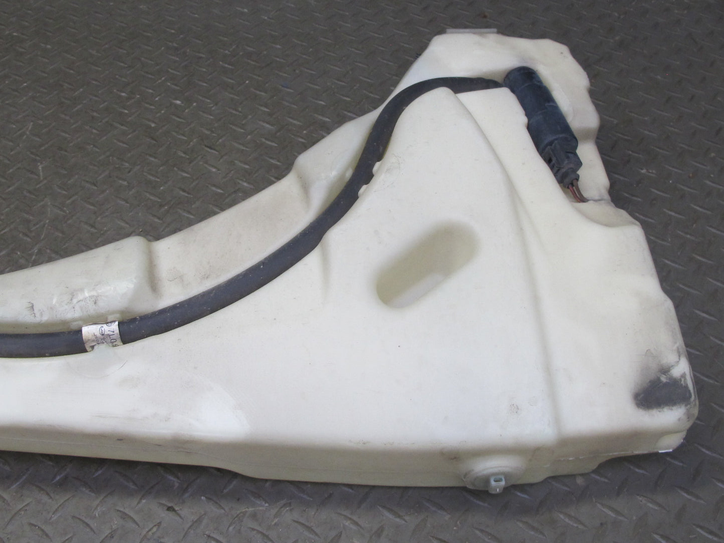 2003-2010 Porsche Cayenne 955 957 Windshield Washer Fluid Reservoir Tank w Pump
