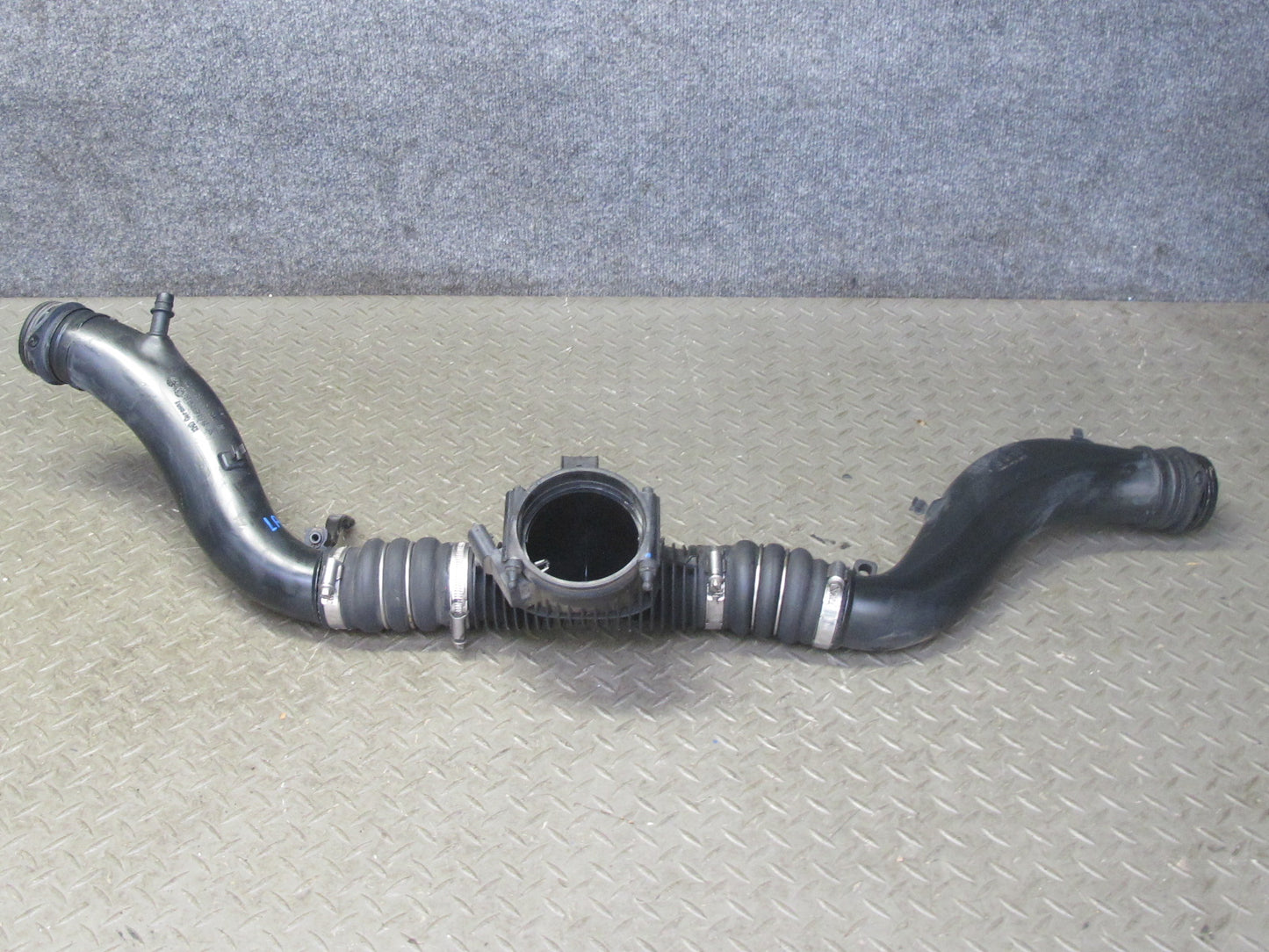 03-10 Porsche Cayenne 957 Air Intake Intercooler Hose Pipe Line Set
