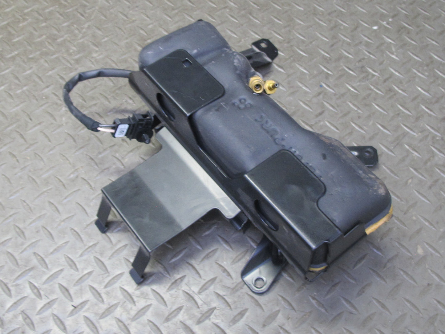 2008-2010 Porsche Cayenne 957 Rear Tailgate Trunk Lid Hydraulic Pump Motor
