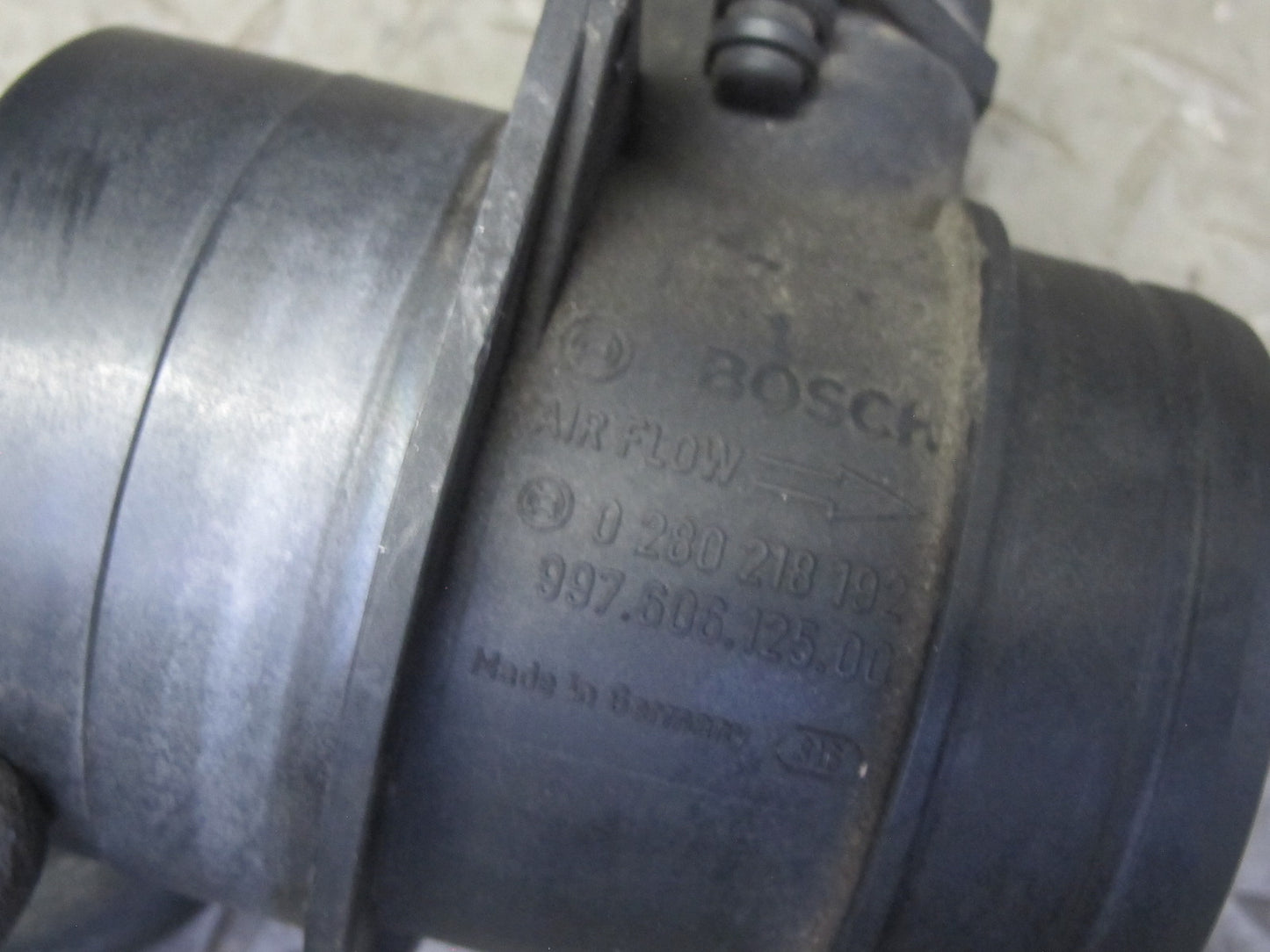 2008-2010 Porsche Cayenne 957 Turbo Mass Air Flow Meter MAF Sensor 99760612500