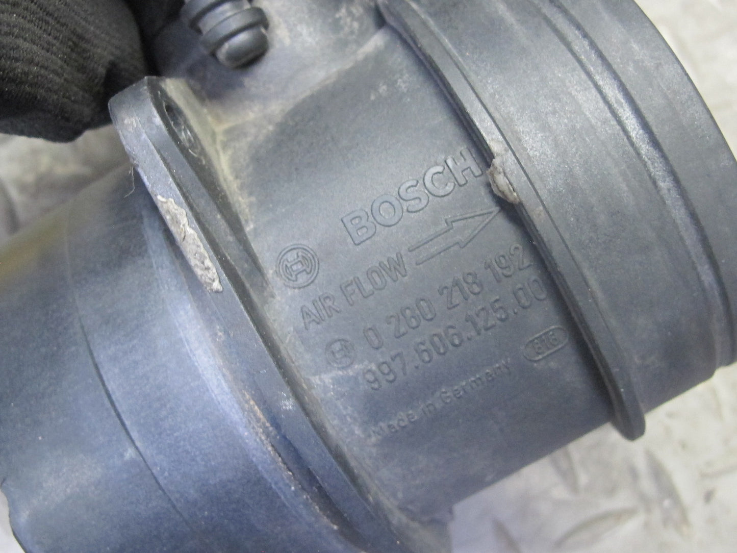 2008-2010 Porsche Cayenne 957 Turbo Mass Air Flow Meter MAF Sensor 99760612500