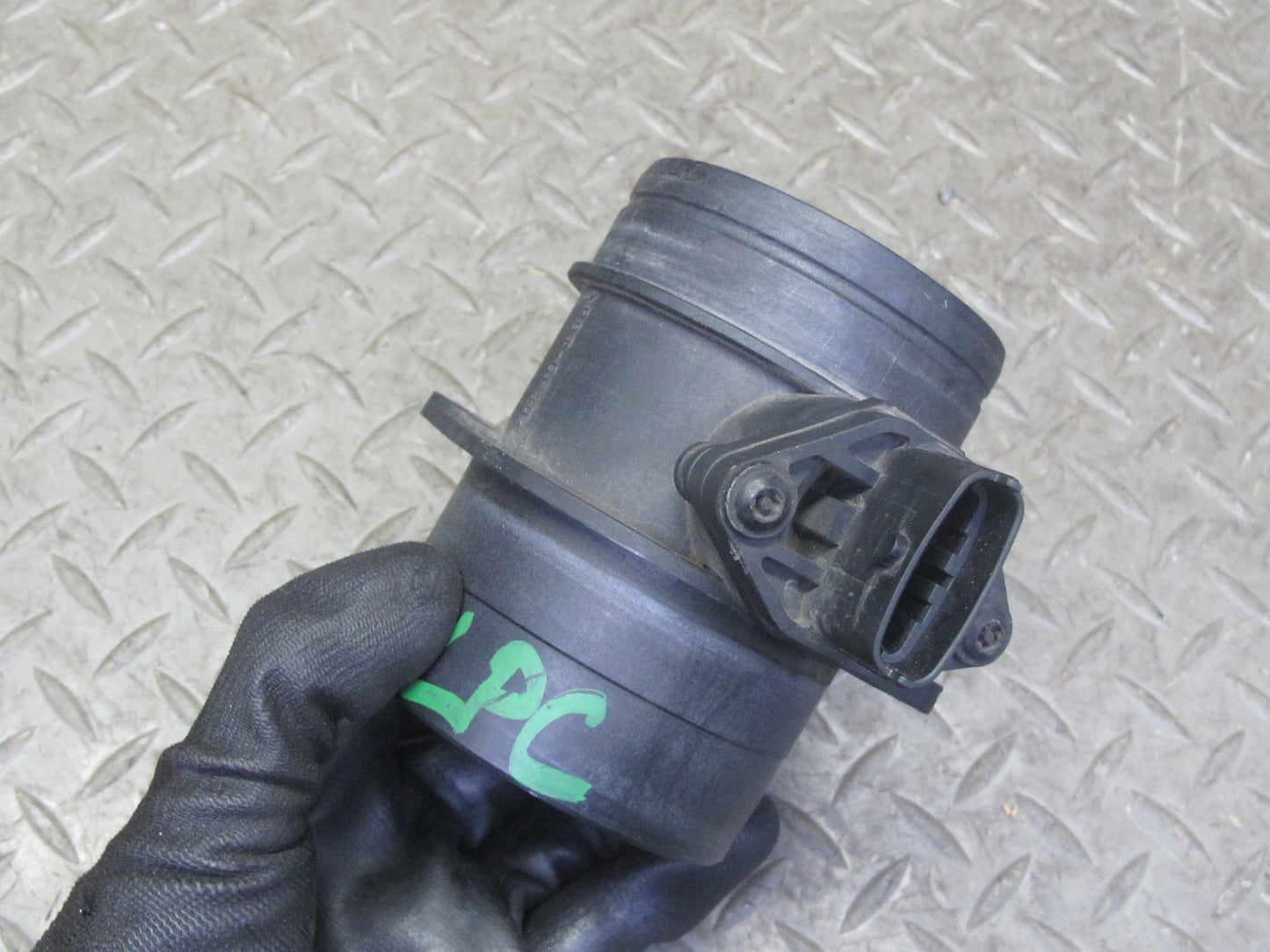 2008-2010 Porsche Cayenne 957 Turbo Mass Air Flow Meter MAF Sensor 99760612500