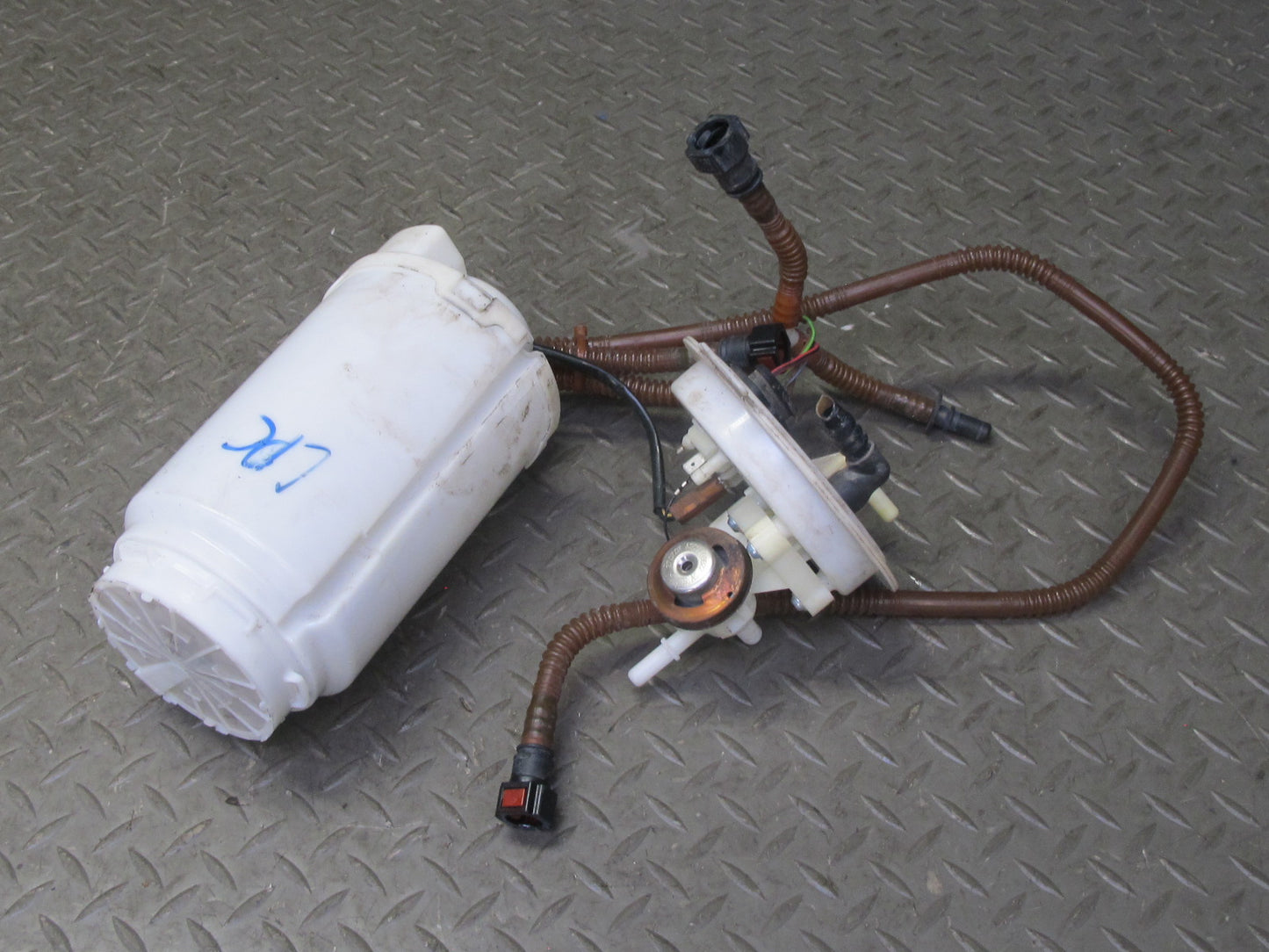 2008-2010 Porsche Cayenne 957 Right & Left Side Fuel Gas Pressure Pump Assembly