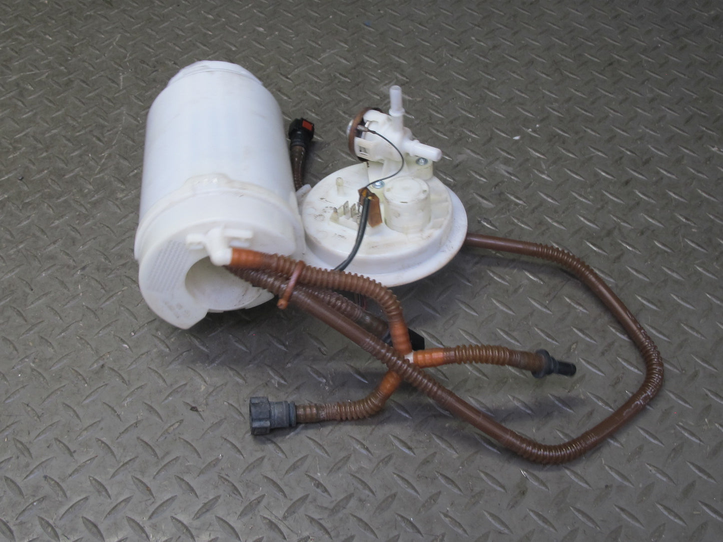 2008-2010 Porsche Cayenne 957 Right & Left Side Fuel Gas Pressure Pump Assembly