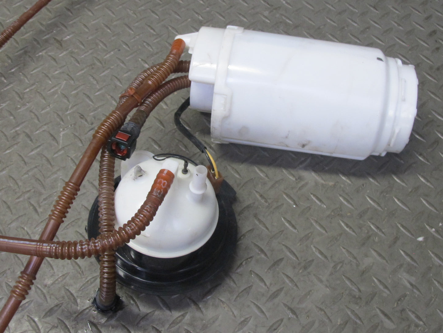 2008-2010 Porsche Cayenne 957 Right & Left Side Fuel Gas Pressure Pump Assembly