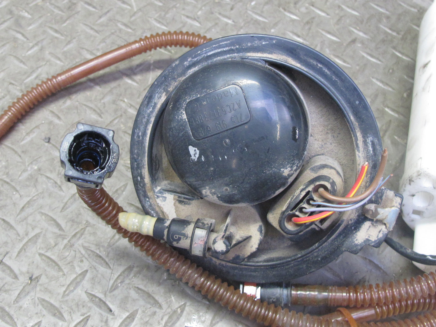 2008-2010 Porsche Cayenne 957 Right & Left Side Fuel Gas Pressure Pump Assembly