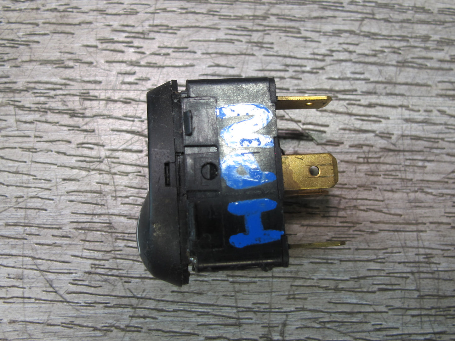 2002-2005 Porsche 911 Carrera 996 Window Defrost Switch Button