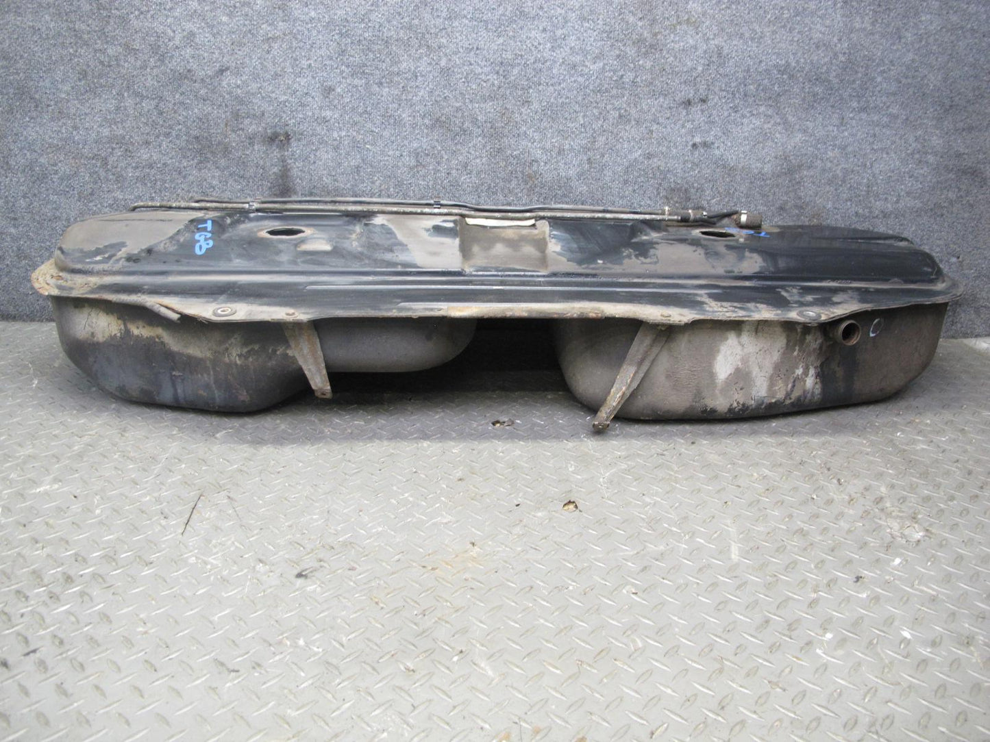 88-91 BMW E30 325i 3-SERIES Gas Fuel Tank Hose Pipe Assembly OEM