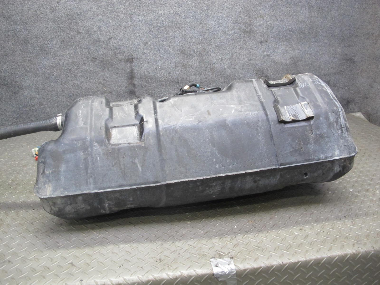 99-02 Pontiac Firebird Camaro 5.7L Fuel Gas Tank Filler Neck Vapor Canister OEM