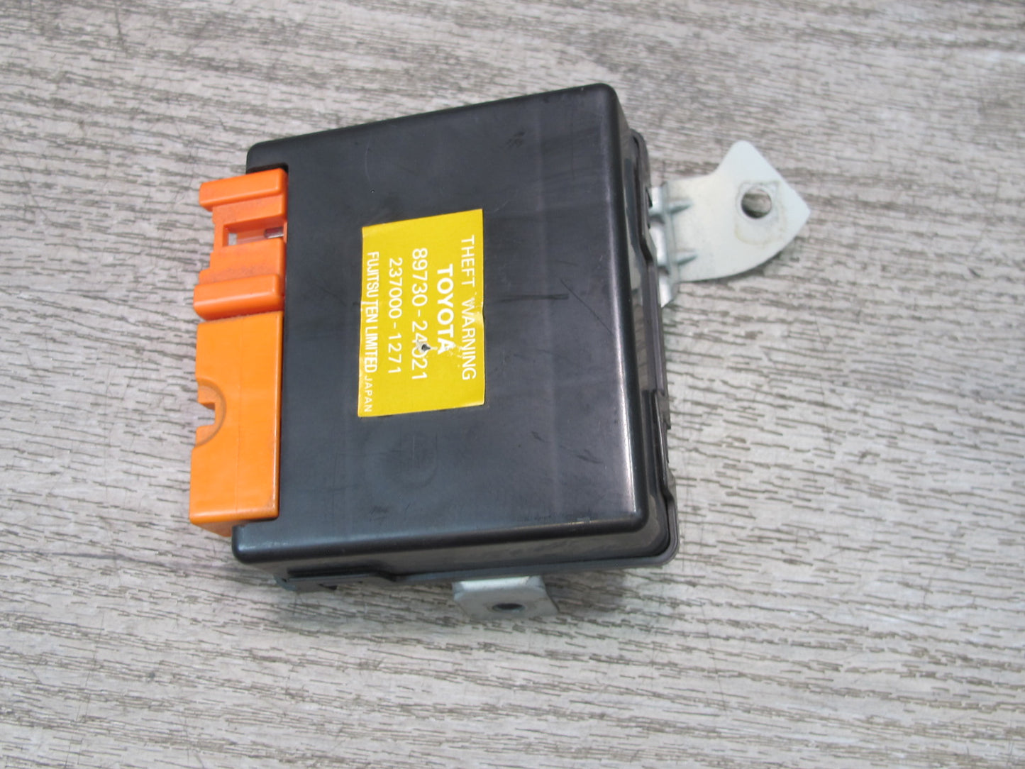 97-98 Lexus UZZ30L SC300 SC400 Theft Warning Control Module 89730-24021 OEM