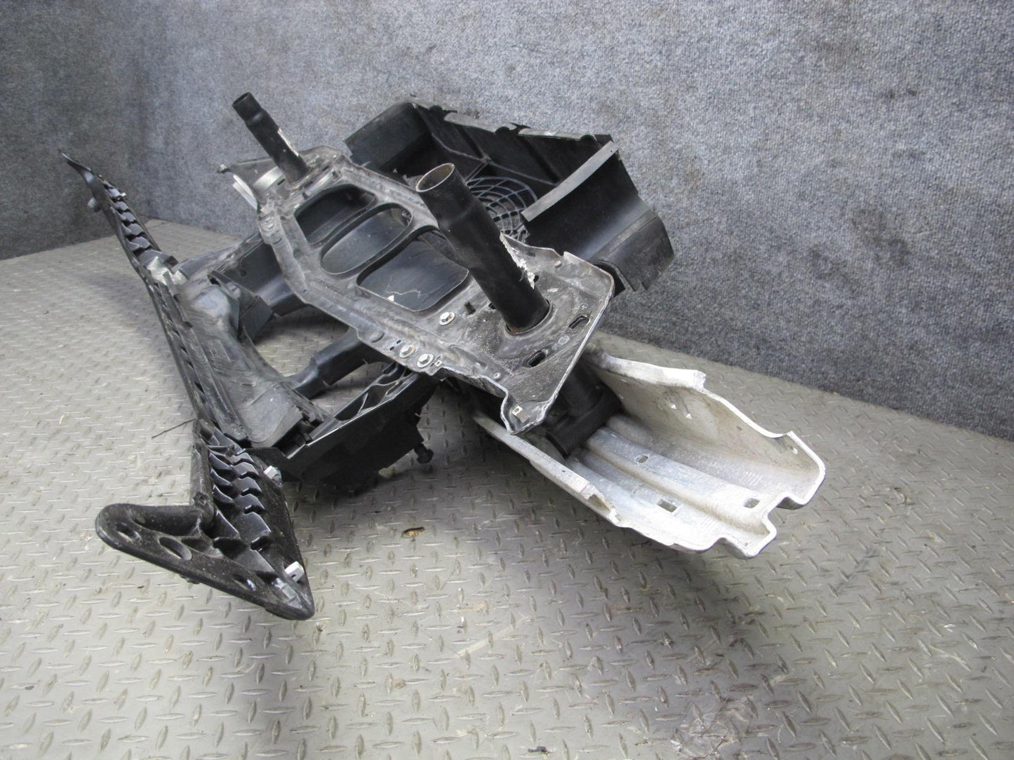 01-02 BMW E46 Convert Front Bumper Reinforcement Bar Radiator Core Support OEM