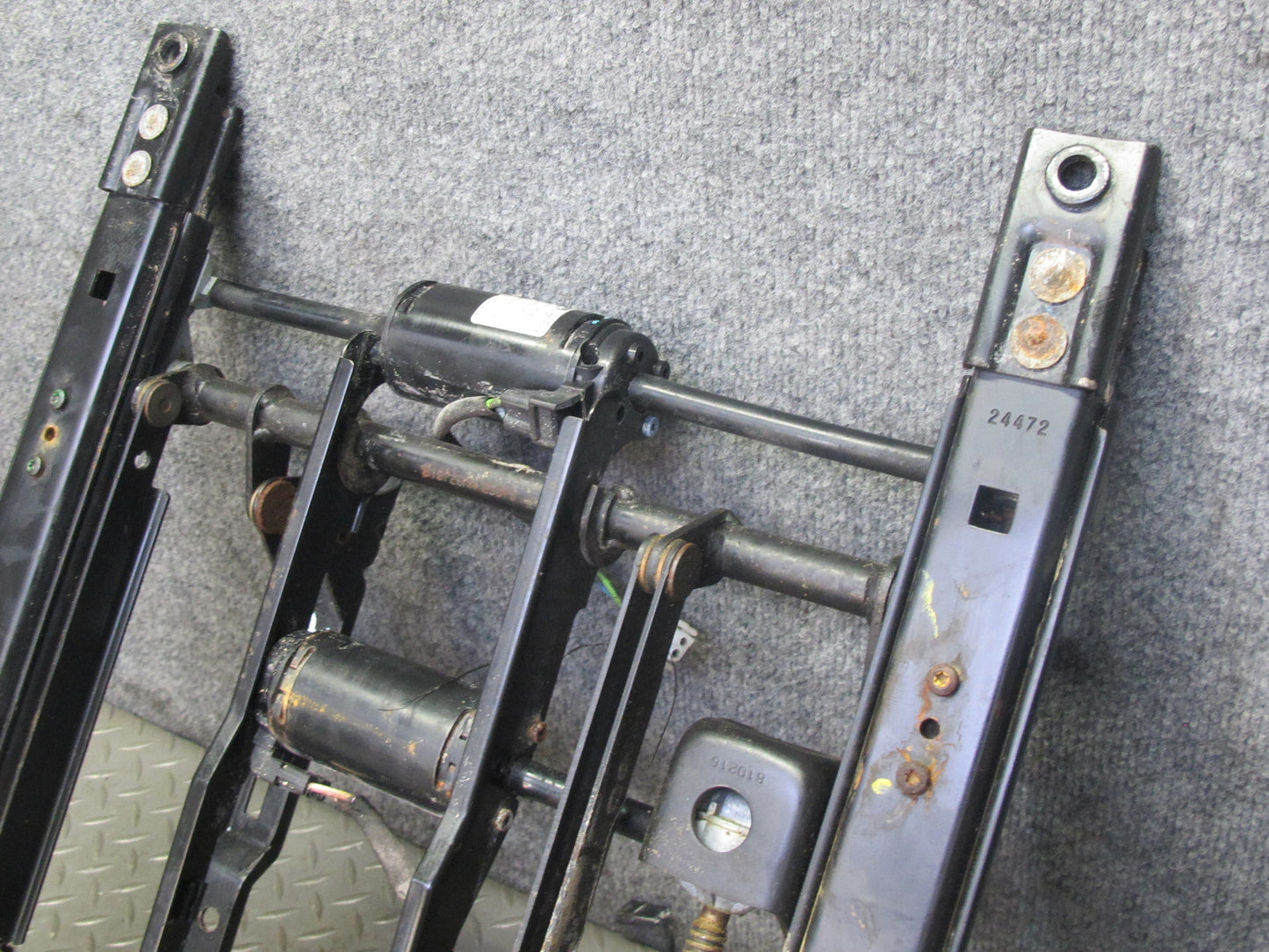 98-02 BMW E36/7 Z3 Front Right Seat Lower Frame Track Rail w Motor OEM